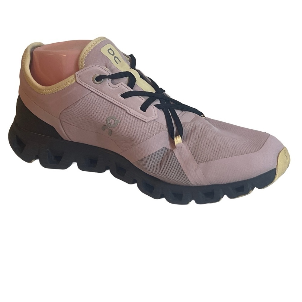 On Clouds Running Athletic Shoes